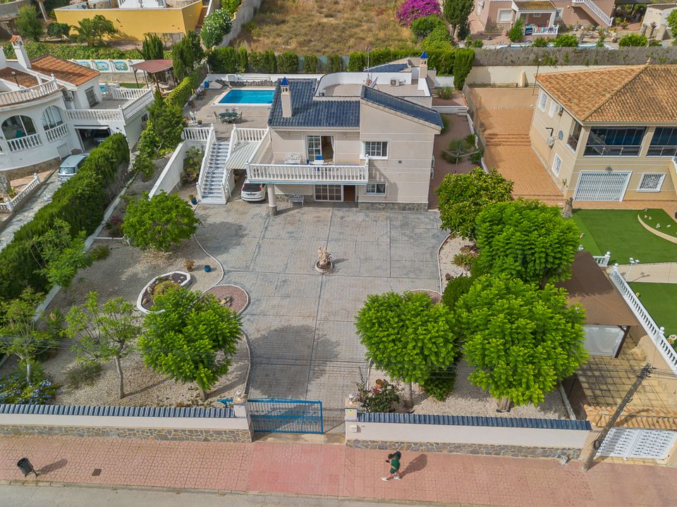 4 bedrooms Villa in Algorfa, Spain No. 176584