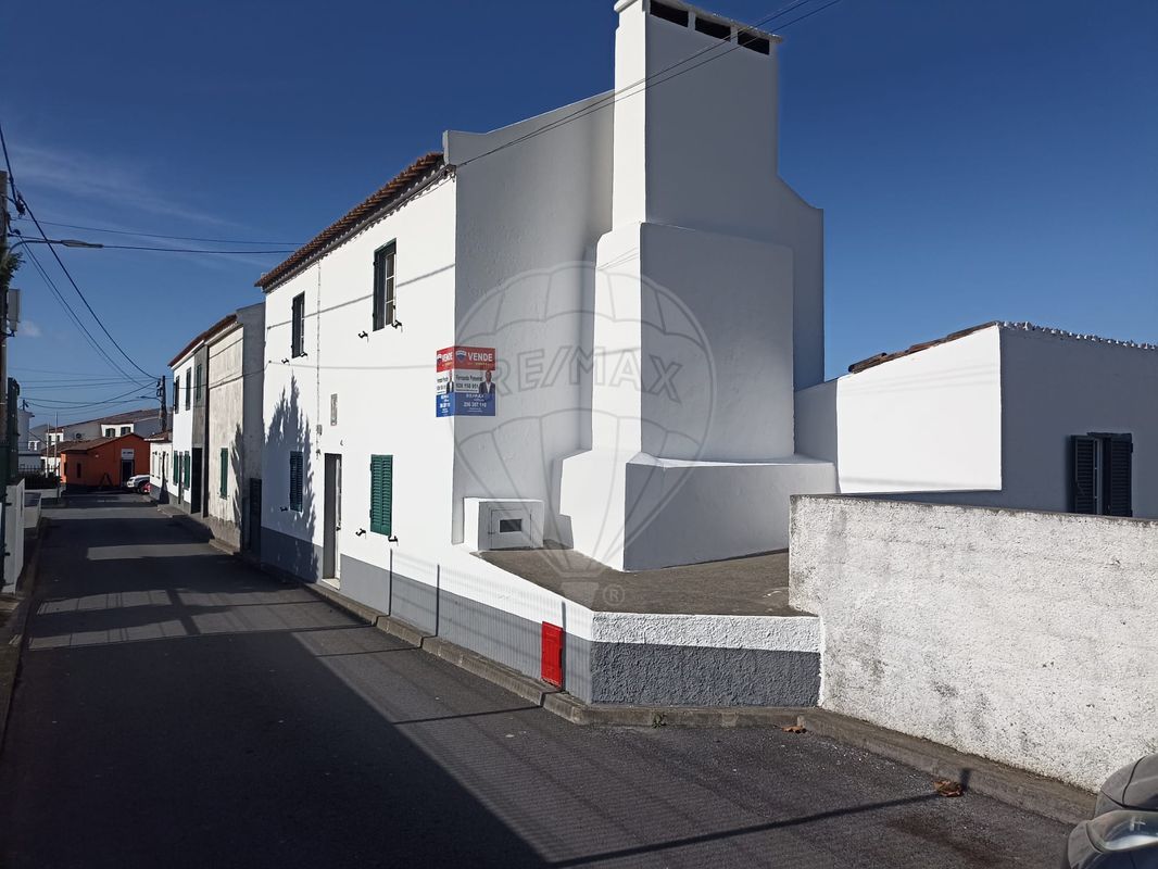 Casa de 3 dormitorios en Ponta Delgada, Portugal No. 46763