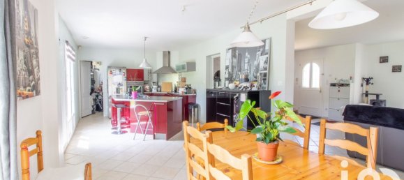 3 bedrooms House in Trainou, France No. 155961 2