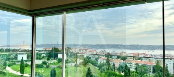 4 bedrooms Apartment in Lisbon, Portugal No. 81031 3