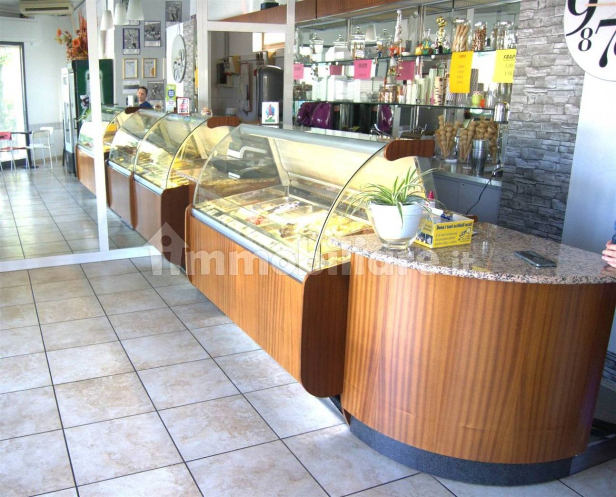 2-salle Propriété commerciale à Sesto Fiorentino, Italy No. 41433