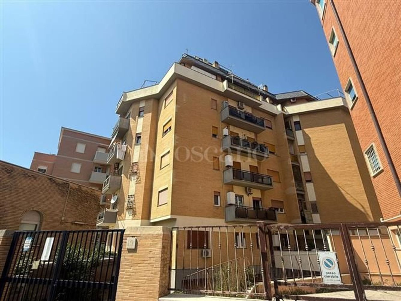 Apartamento de 3 dormitorios en Rome, Italy No. 365005