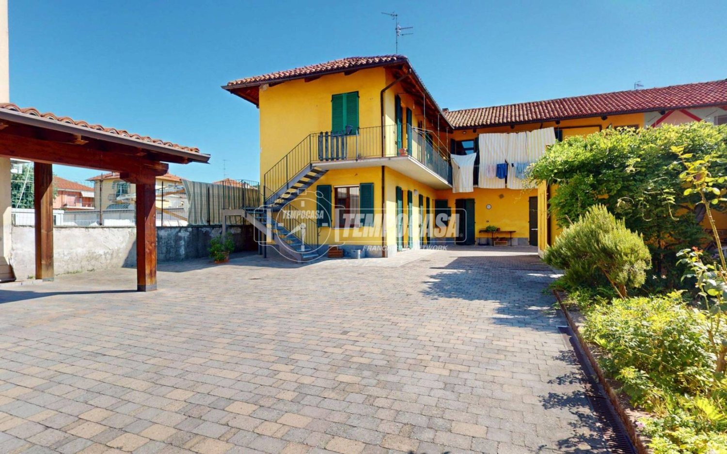 Apartamento de 1 dormitorio en Bra, Italy No. 292199