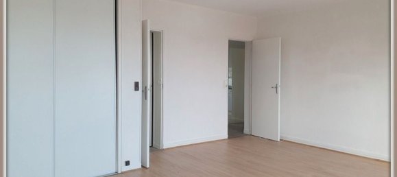2 chambres Appartement à La Chapelle-Saint-Luc, France No. 48503 2