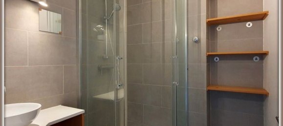 2 chambres Appartement à La Chapelle-Saint-Luc, France No. 48503 8