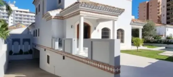 4 غرف نوم فيلا في Fuengirola, Spain رقم 135602 36