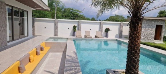 7 bedrooms House in Pattaya, Thailand No. 27485 4