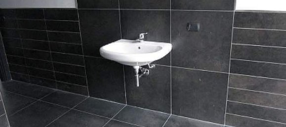 65m² Office in Pisa, Italy No. 88109 8