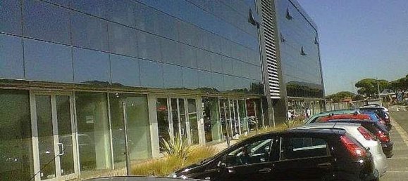 65m² Office in Pisa, Italy No. 88109 3