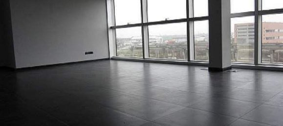 65m² Office in Pisa, Italy No. 88109 5