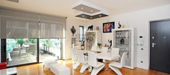 3 bedrooms Apartment in Milan, Italy No. 333229 3