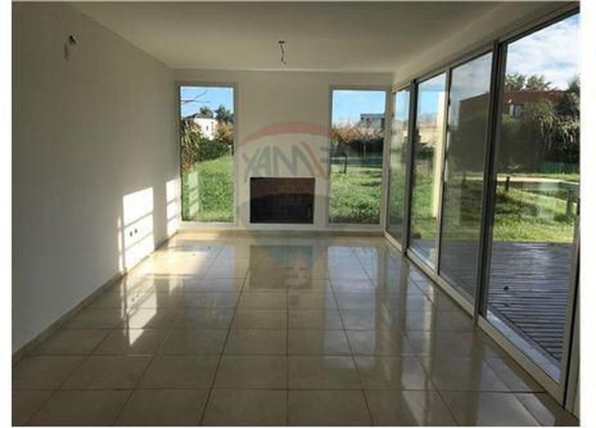 3 bedrooms House in Escobar, Argentina No. 58418