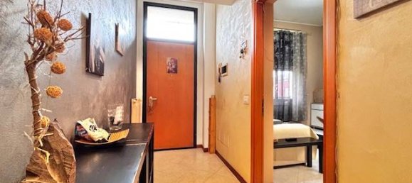 Apartamento de 2 dormitorios en Varese, Italy No. 67920 18