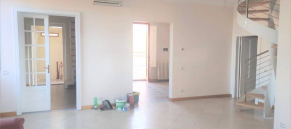 14 rooms Apartment in Pistoia, Italy No. 213529 3