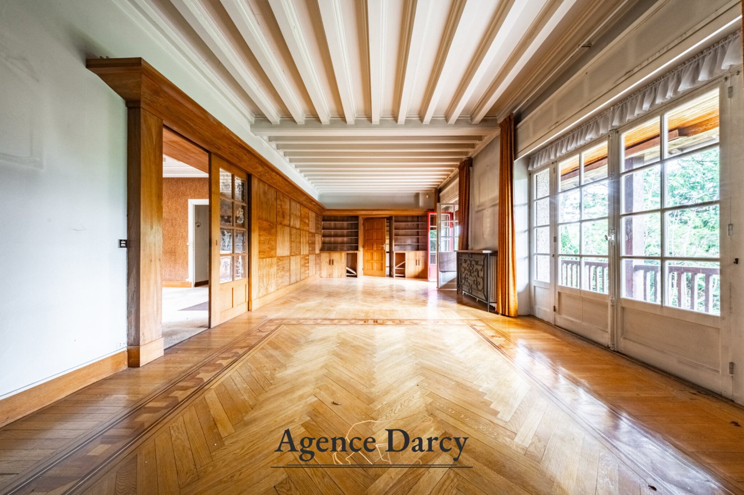 Villa de 9 dormitorios en Dijon, France No. 199899