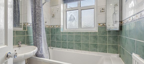 6 bedrooms House in Hounslow, United Kingdom No. 8476 15