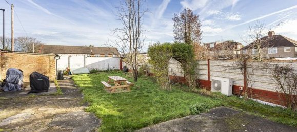 6 bedrooms House in Hounslow, United Kingdom No. 8476 17