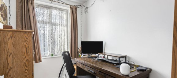 6 bedrooms House in Hounslow, United Kingdom No. 8476 14