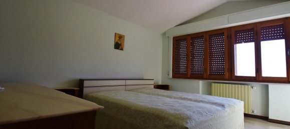 Apartamento de 5 habitaciónes en Amandola, Italy No. 105368 13