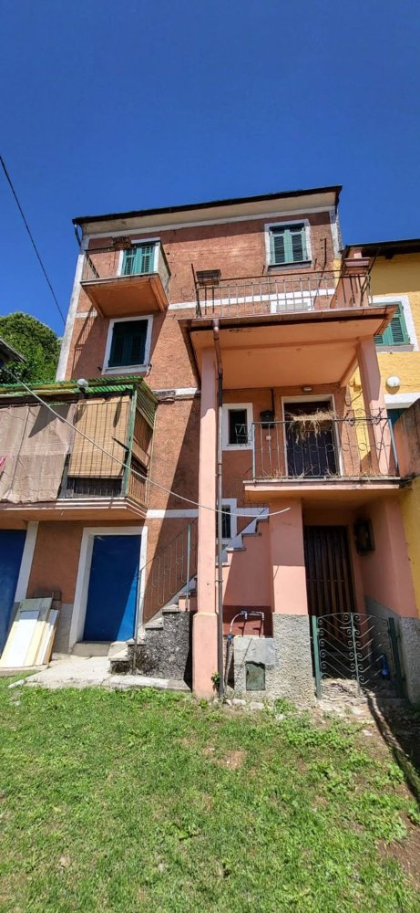 5 rooms Castles in Liguria, Italy No. 272392