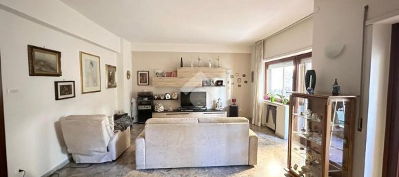 4 غرف نوم شقة في Naples, Italy رقم 65292 3