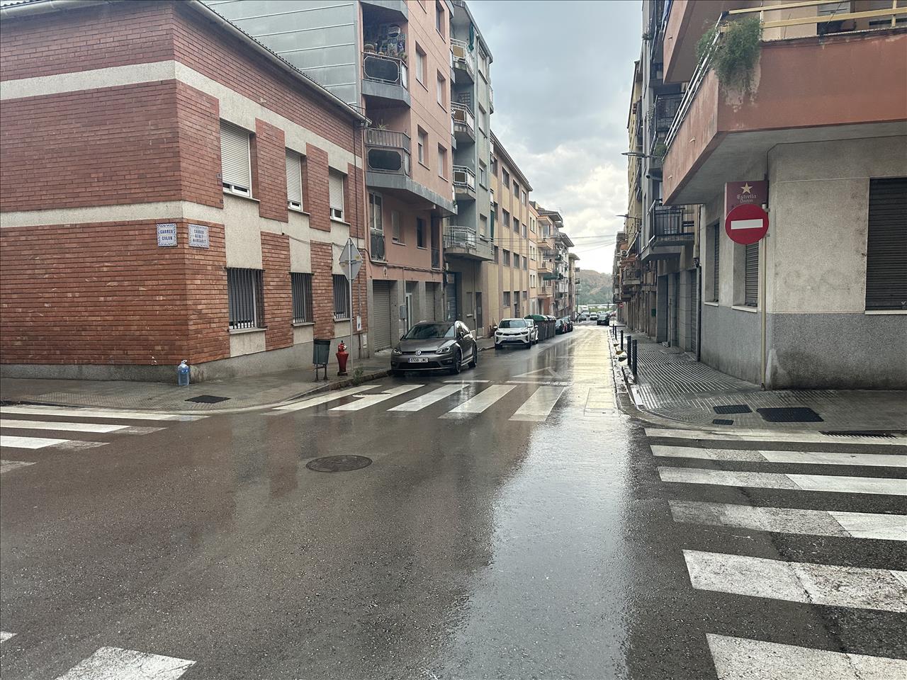 Apartamento de 3 dormitorios en Olesa de Montserrat, Spain No. 271158