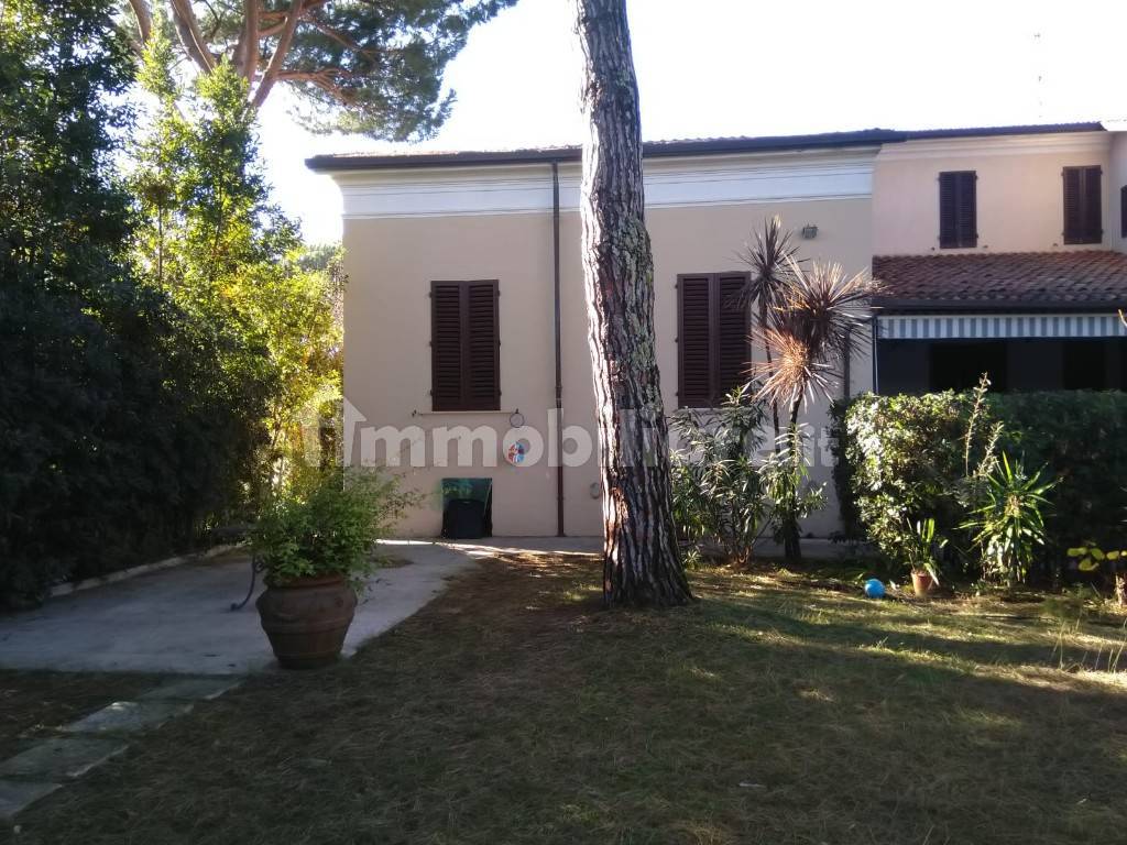 6 غرف نوم فيلا في Forte dei Marmi, Italy رقم 129549