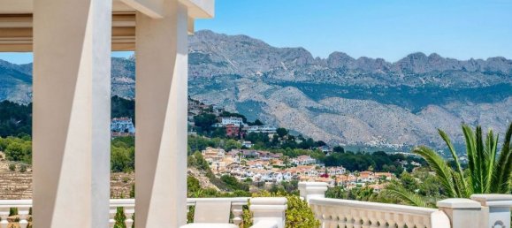 3 bedrooms Villa in Alicante, Spain No. 170285 3