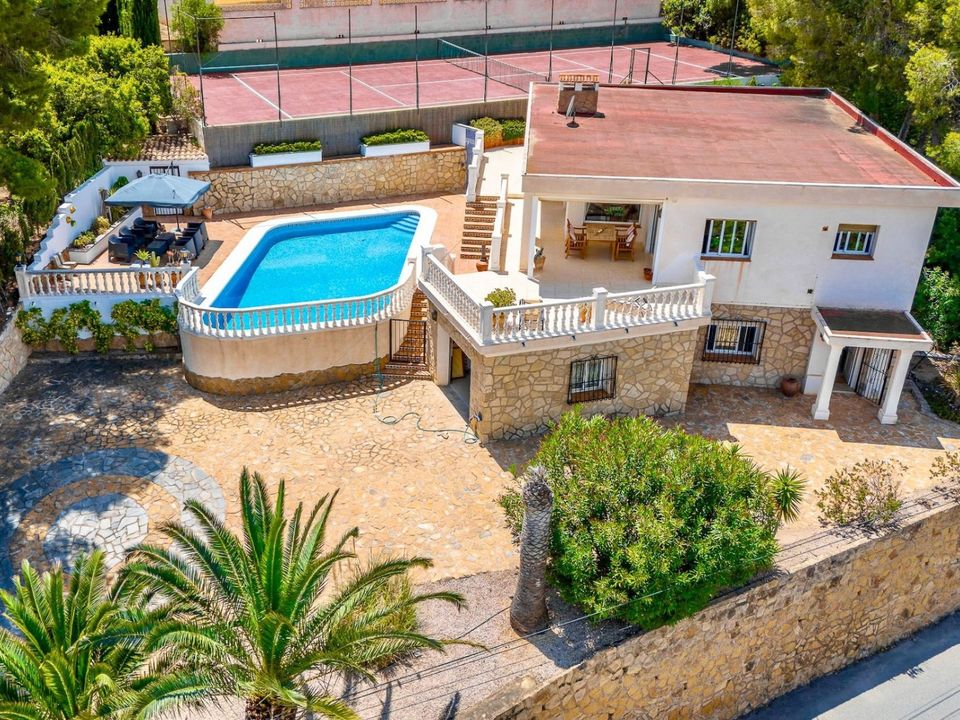 3 bedrooms Villa in Alicante, Spain No. 170285