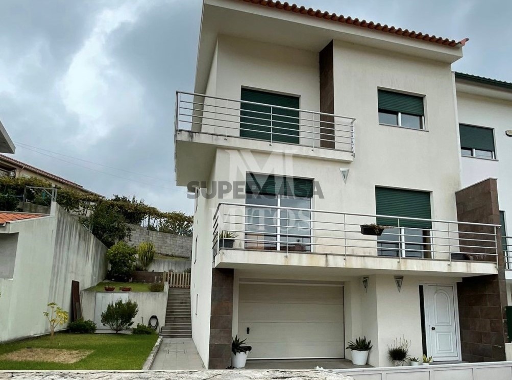 Casa de 3 dormitorios en Viana do Castelo, Portugal No. 319811