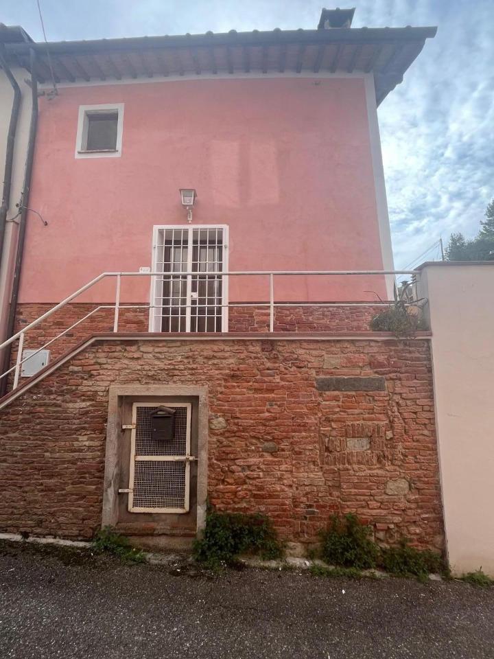 4 rooms Apartment in Palaia, Italy No. 30117