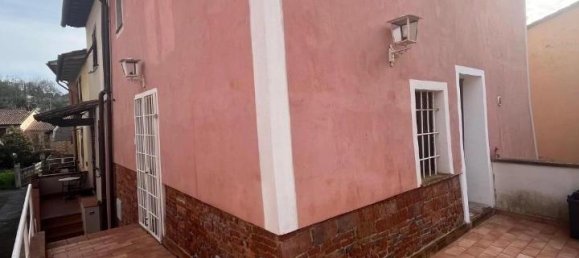 4 rooms Apartment in Palaia, Italy No. 30117 3