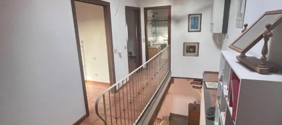 4 rooms Apartment in Palaia, Italy No. 30117 10