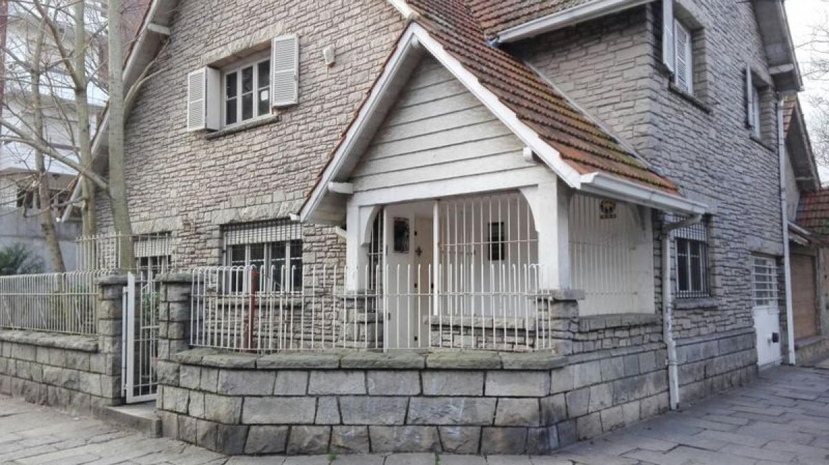 5 bedrooms House in Mar del Plata, Argentina No. 66357