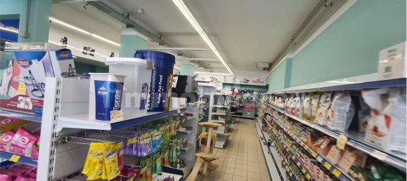 1غرفة عقار تجاري في Varese, Italy رقم 360235 12