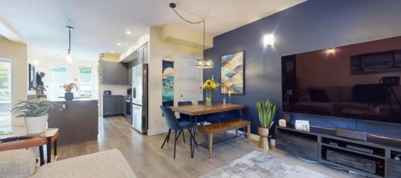 2 bedrooms House in British Columbia, Canada No. 1061 11