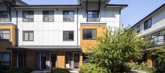 2 bedrooms House in British Columbia, Canada No. 1061 2