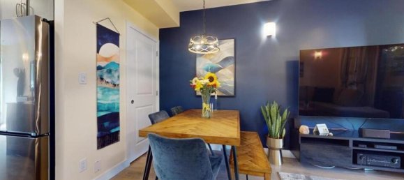 2 bedrooms House in British Columbia, Canada No. 1061 12