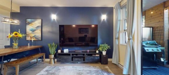 2 bedrooms House in British Columbia, Canada No. 1061 10