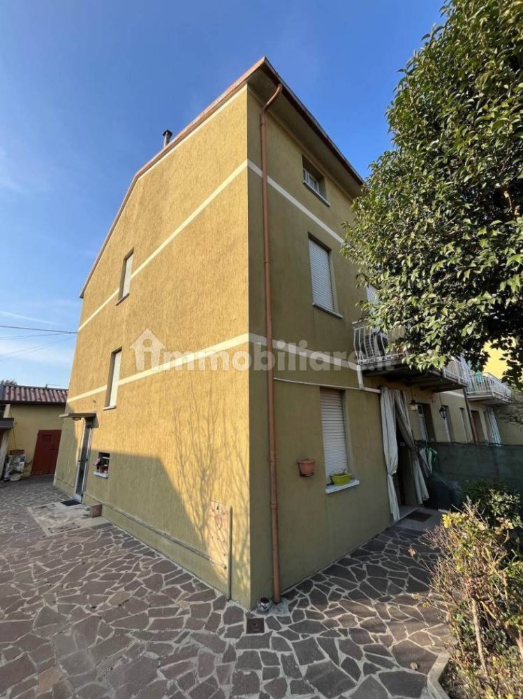 4 Schlafzimmer Haus in Novellara, Italy, Nr. 195943