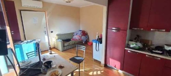 2-salle Appartement à Ponte San Pietro, Italy No. 6736 3