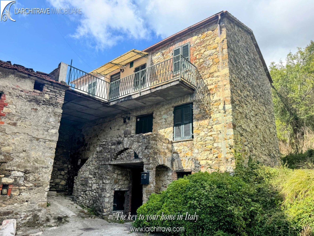 2 bedrooms Castles in Bagnone, Italy No. 395015
