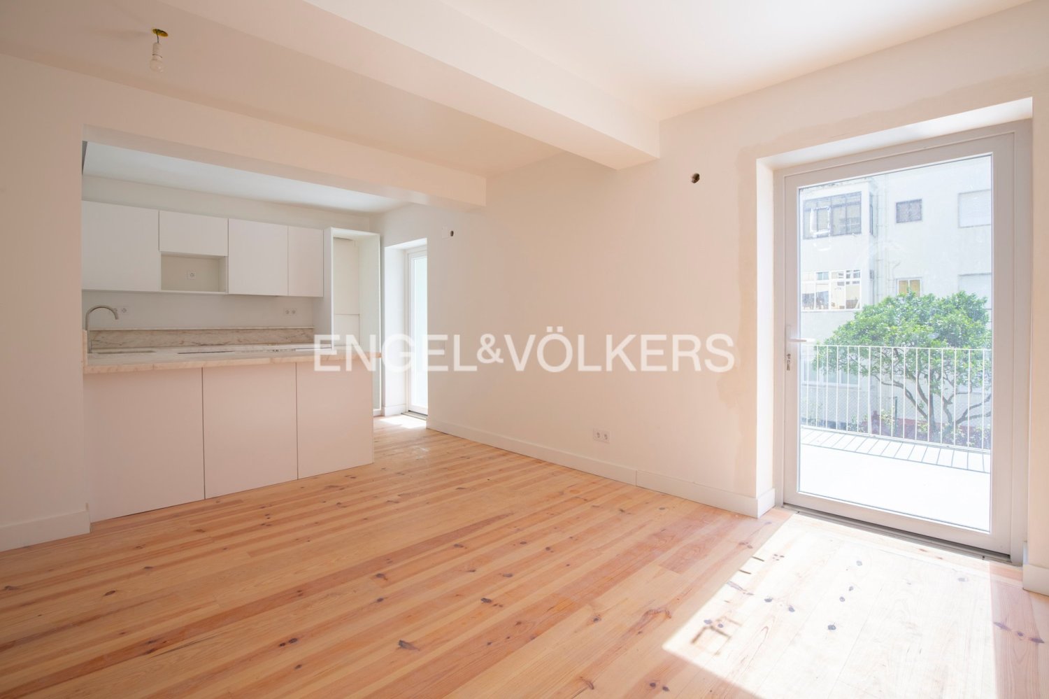 3 bedrooms Apartment in Oeiras, Portugal No. 272736