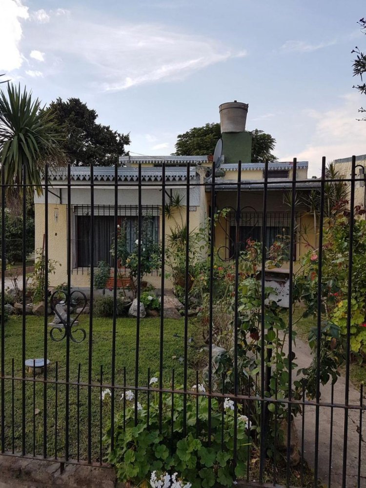 2 bedrooms House in Jose C. Paz, Argentina No. 88402