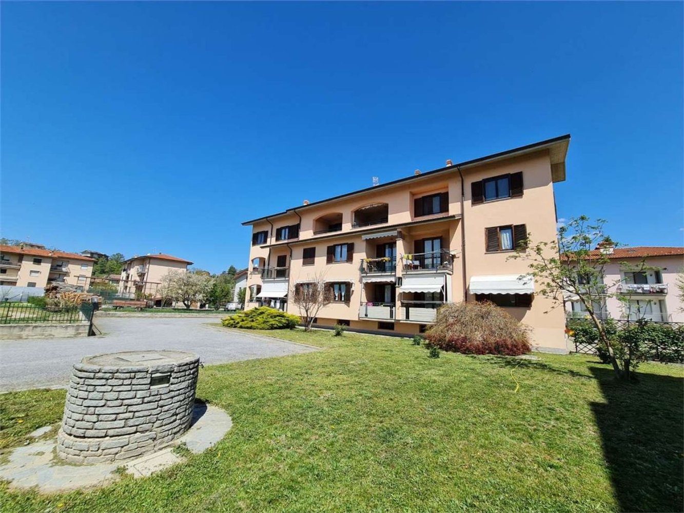 Apartamento de 5 habitaciónes en Ceva, Italy No. 300775