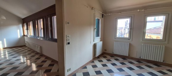 5 rooms Apartment in Castelfranco Veneto, Italy No. 233610 23