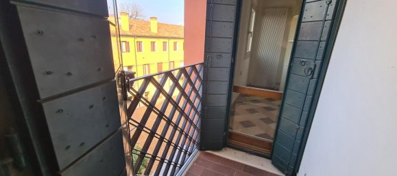 5 rooms Apartment in Castelfranco Veneto, Italy No. 233610 3