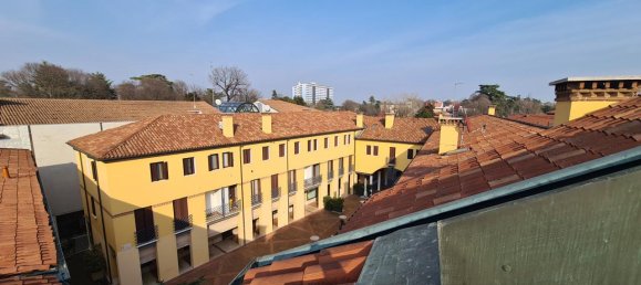 5 rooms Apartment in Castelfranco Veneto, Italy No. 233610 14
