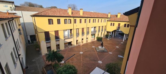 5 rooms Apartment in Castelfranco Veneto, Italy No. 233610 7