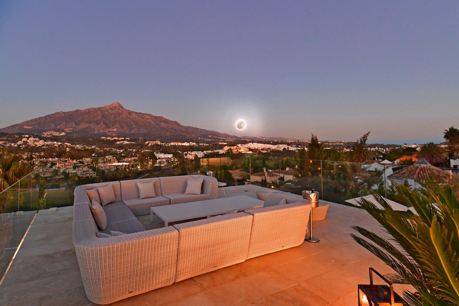 7 bedrooms Villa in Marbella, Spain No. 91787